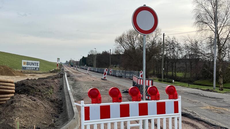 Keine Freigabe im Sommer? K39-Sanierung in Jork-Borstel verzögert sich deutlich Viele Nicht-Anlieger missachten das Durchfahrt-Verboten-Schild, das kann teuer werden.