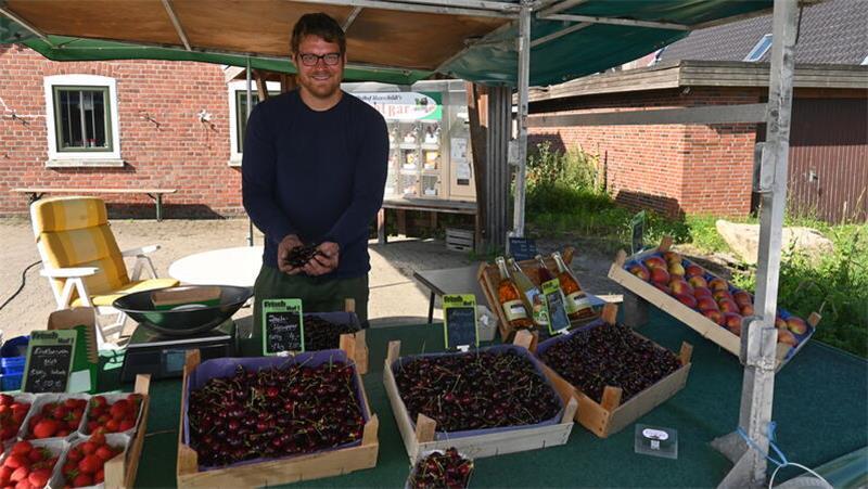 Viele Obstbauern, wie Jacob Hauschildt aus Jork, setzen auf Vermarktung ab Hof oder Wochenmarkt.