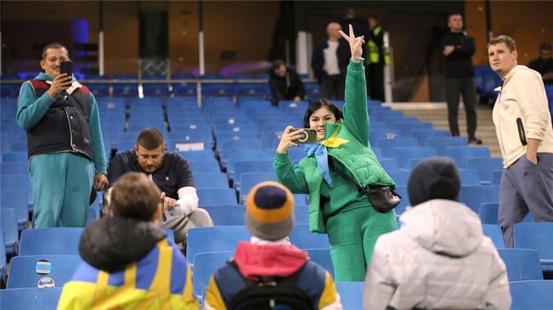 Dynamo Kiew verliert in Hamburg gegen Lazio – Festnahmen Viele Plätze bleiben beim Europa-League-Spiel zwischen Dynamo Kiew und Lazio Rom im Hamburger Volksparkstadion leer.