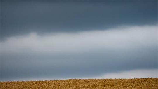 Viele Regenwolken sorgen im Nordwesten für nasse Tage.