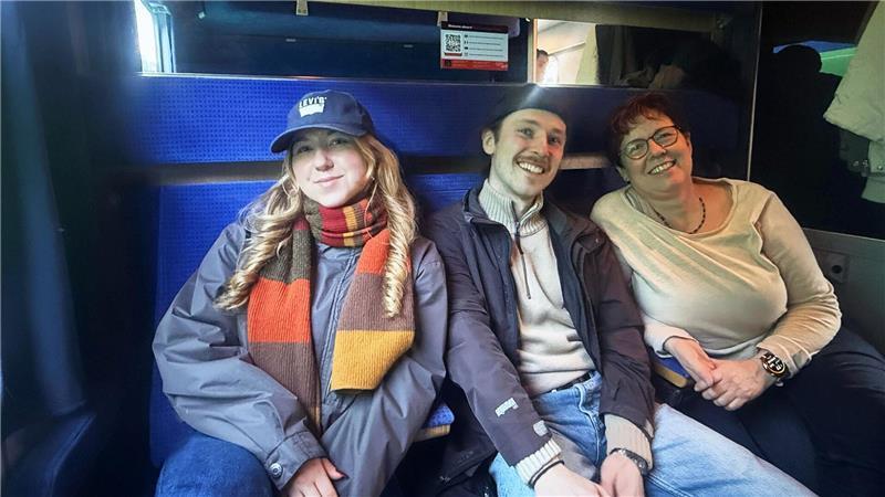 Viele Reisende freuen sich, dass es wieder einen Nachtzug zwischen der französischen und deutschen Hauptstadt gibt.