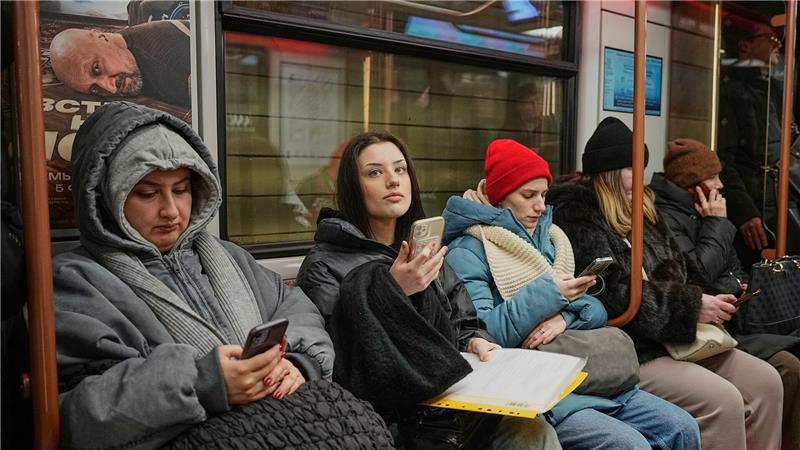 Viele Russen beklagen sich über die ständigen Abschaltungen des mobilen Internets. (Archivbild)