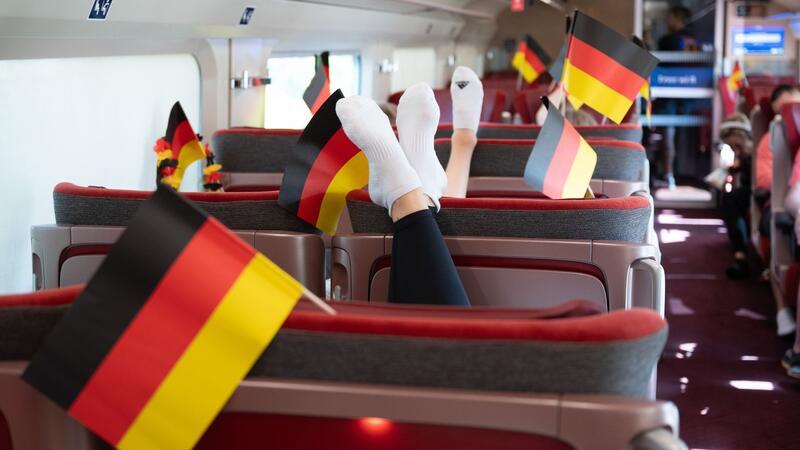 Ein Spalier zum Empfang: Olympia-Sportler sind zurück Viele Sportlerinnen und Sportler ruhen sich erst einmal aus.