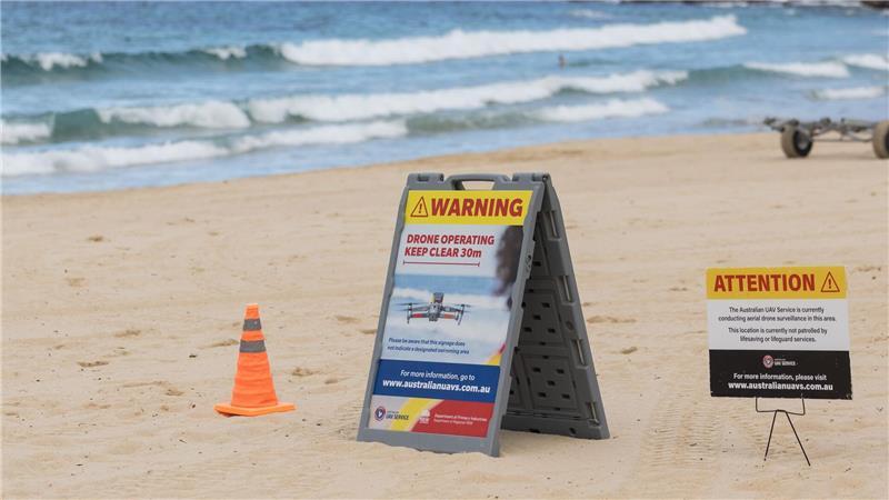 Viele Strände in Australien werden von Drohnen überwacht.
