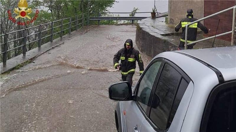 Viele Straßen sind überschwemmt.