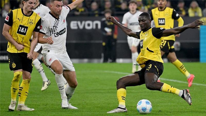 Viele Zweikämpfe, wenig Glanz. Der BVB tat sich gegen St. Pauli schwer. 