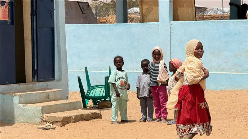 Viele der rund 30.000 Kinder im Lager können nicht zur Schule gehen.