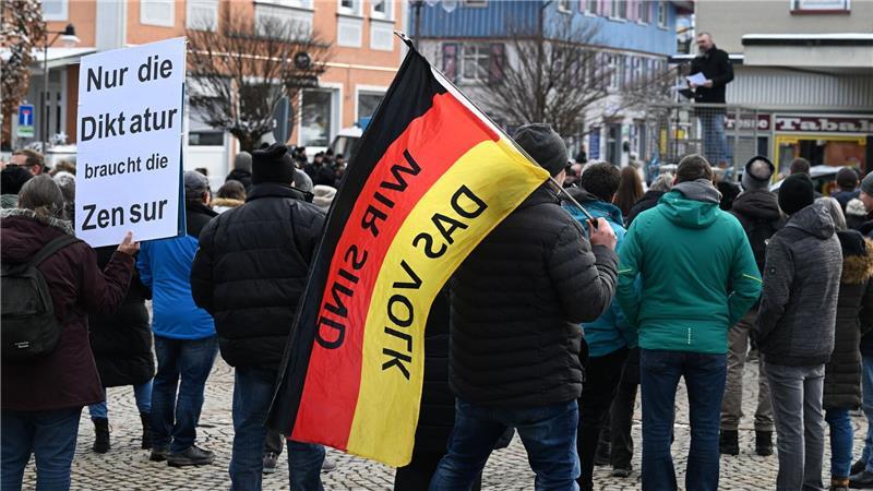 Viele in Ostdeutschland sind nicht zufrieden mit dem Funktionieren der Demokratie. (Archivbild)