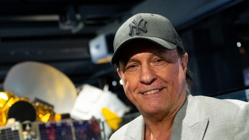 Viele könnten sich auch Peter Schillings Hit „Major Tom“ als Torhymne vorstellen.