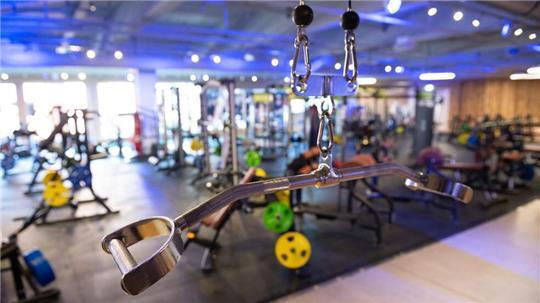 Viele nehmen sich zu viel vor. Fitnessstudios leeren sich zur Mitte des Jahres meist wieder.