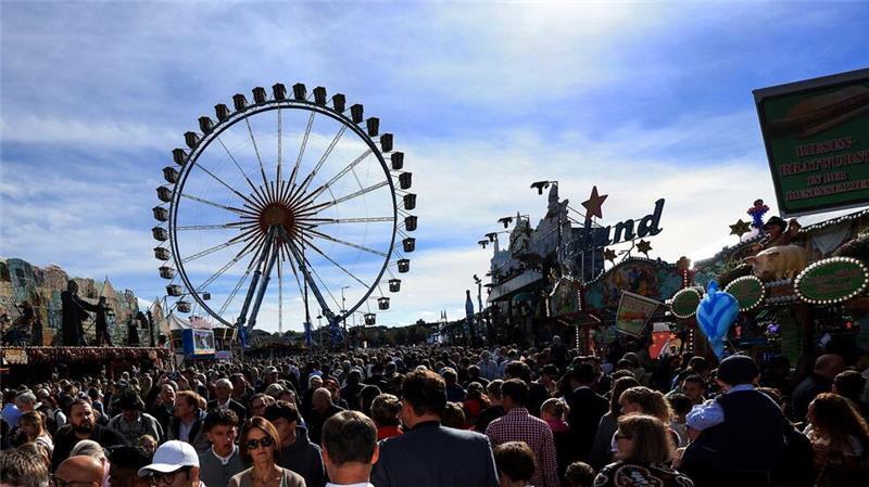 Wiesn friedlich, fröhlich, sicher - 6,7 Millionen Gäste Viele nutzen den letzten Wiesn-Tag zum Besuch.