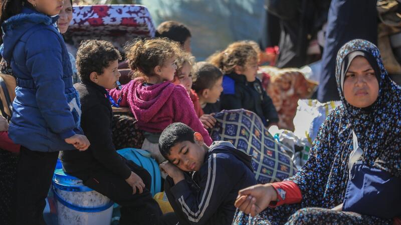 Flucht aus Chan Junis: „Lage von Tag zu Tag gefährlicher“ Viele palästinensische Familien verlassen Chan Junis und suchen anderswo Schutz.