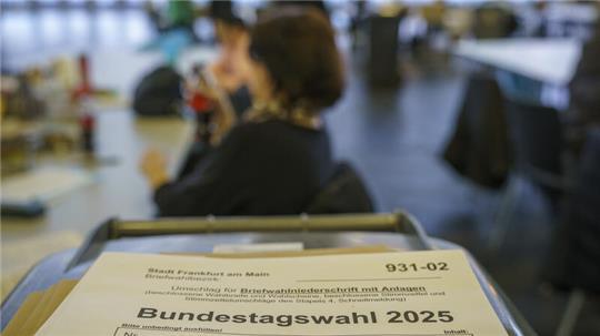 Vielen ist es aufgefallen: Wahlzettel waren an der Ecke abgeschnitten oder gelocht.