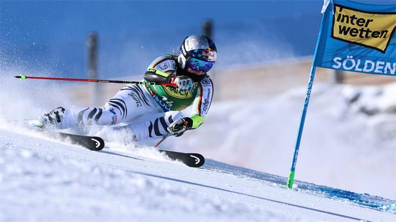 Jagd eröffnet: Ski-Juwel Aicher rast direkt auf das Podest Vielversprechender Saisoneinstieg: Emma Aicher wurde Dritte.