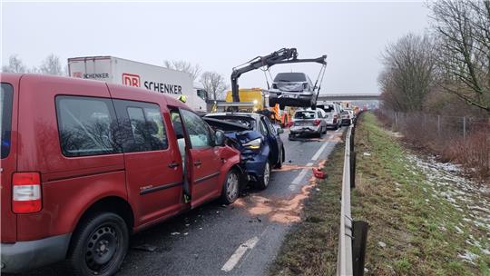 Vier Menschen wurden verletzt. Foto: -/TNN/dpa