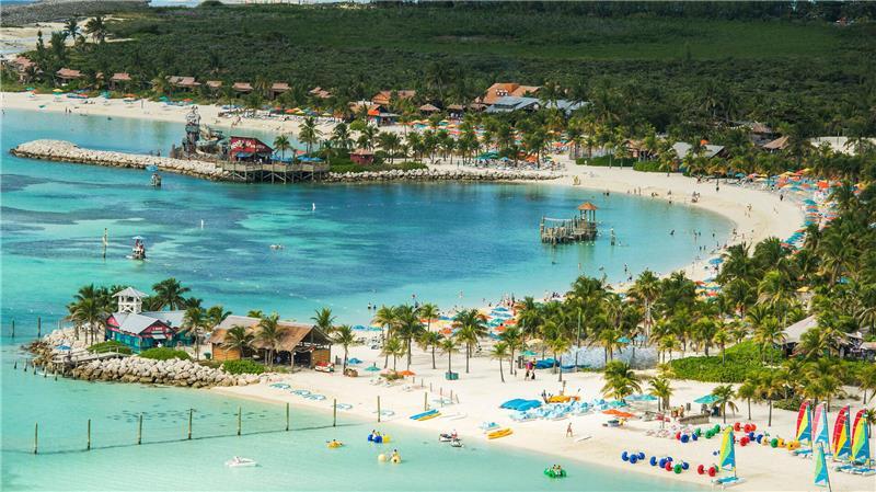 Vier Quadratkilometer groß ist die Castaway Cay der Disney Cruise Line: Pro Tag macht hier laut der Reederei nur ein Schiff fest.