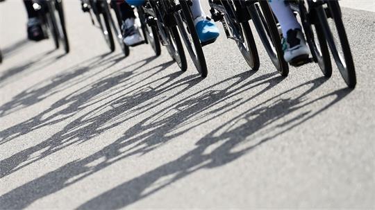 Vier Radfahrer sind bei dem Vorfall in Italien zum Teil schwer verletzt worden. (Symbolfoto)