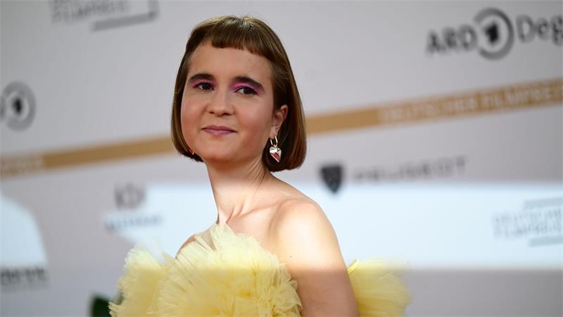 Neuer Roman: Caroline Wahl schickt Blenderin nach St. Moritz Vier Romane in kürzester Zeit hat die Erfolgsautorin vorgelegt.