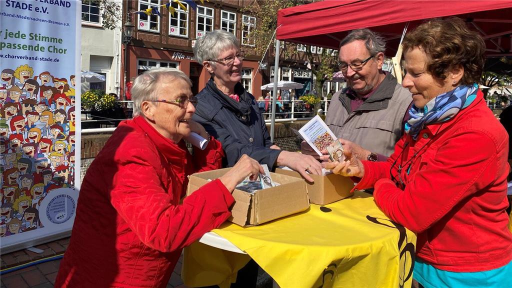 Vier Sangesfreunde: Anna-Luise Wiedemann und Uta Ruhnke im Gespräch mit Monika u...