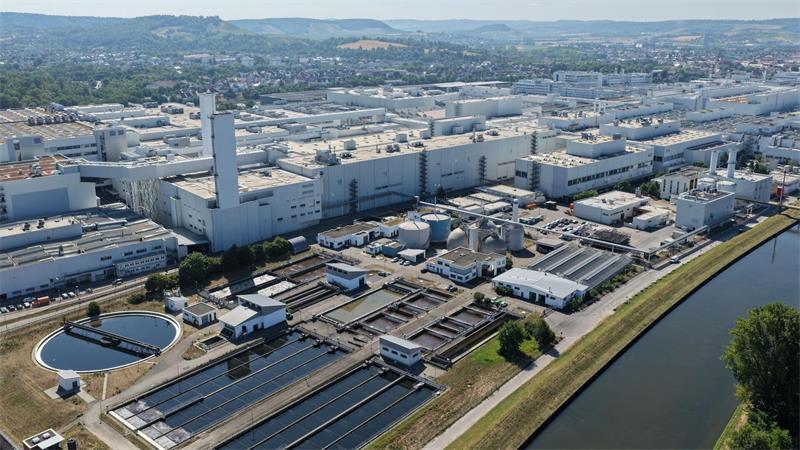 VW-Spardebatte spitzt sich zu - Werke bangen um ihre Zukunft Vier VW- und Audi-Standorte sind von den Sparplänen bedroht: Emden, Hannover, Zwickau und - hier im Bild - Neckarsulm. (Archivbild)