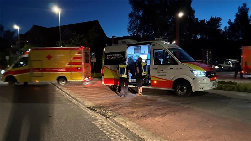 Vier Verletzte bei Schlägerei im Altländer Viertel in Stade Vier Verletzte wurden versorgt - erst am Staatsarchiv, später im Elbe Klinikum Stade.