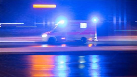 Vier junge Leute sind bei einem Verkehrsunfall schwerst verletzt worden. (Symbolfoto)