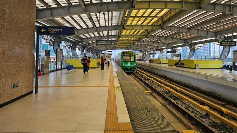 Vietnam plant Schnellzug von Hanoi nach Ho-Chi-Minh-Stadt Vietnam ist dabei, sein gesamtes Bahnnetz zu modernisieren.