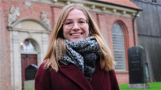 Vikarin Annika Kasten freut sich auf die Arbeit in der Gemeinde.