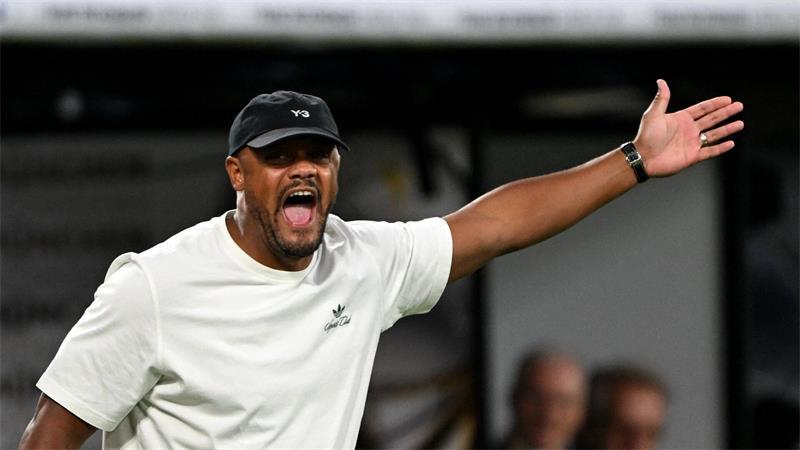 Kane ist Fußballer des Jahres – Auch Kompany und Gwinn vorne Vincent Kompany energisch an der Seitenlinie.