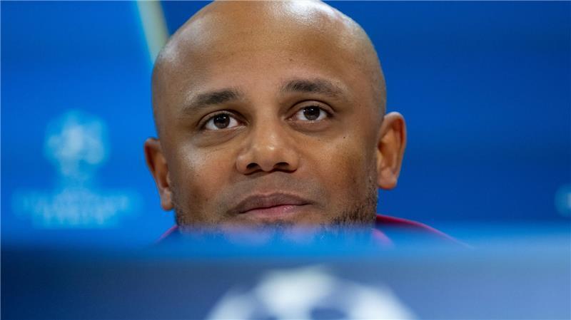 Kompany am Zug: Müller brennt für Traum vom Finale dahoam Vincent Kompany lässt sich nicht in die Aufstellungs-Karten schauen.