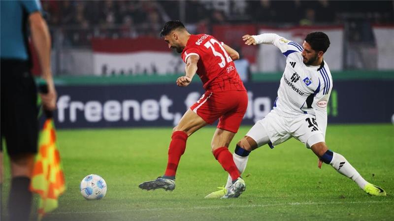 Vincenzo Grifo (l.) war auch gegen den HSV wieder einer der besten Freiburger.
