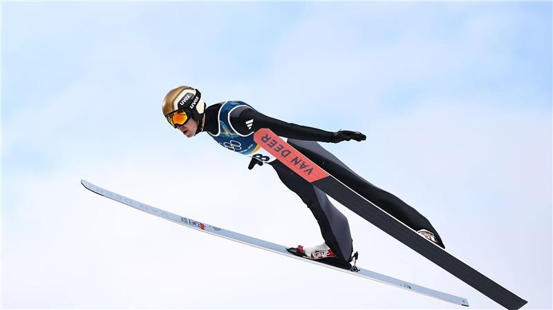 Vinzenz Geiger brachte sich beim Skispringen in eine gute Ausgangsposition, für Edelmetall reichte es trotzdem nicht.
