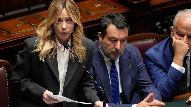 Rom und Berlin streiten über Bootsflüchtlinge Vize-Regierungschef Matteo Salvini - hier rechts neben Ministerpräsidentin Giorgia Meloni - findet markige Worte. (Archivbild)