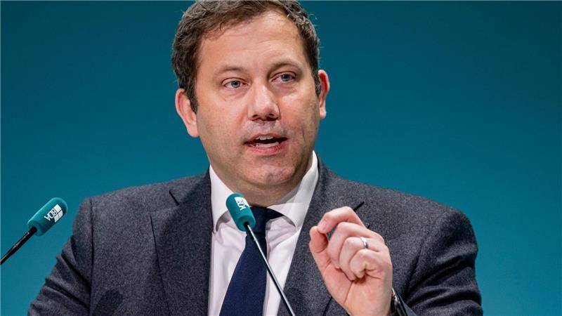 Vizekanzler Klingbeil bleibt beim Rentenpaket hart.