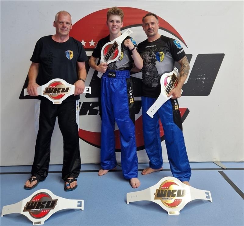 Drei Kickboxer vom BSV fliegen zur WM nach Kanada Volker Schubert, Tjalf Uhlmann und Jens Uhlmann sammelten Erfolge bei den Internationalen Deutschen Meisterschaften. Foto: nomo