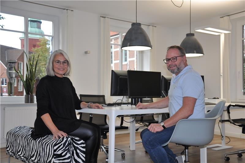 Volker Weinhard und Anette Stranghöner bieten moderne Arbeitsplätze für Coworker an. Foto: Lankuttis