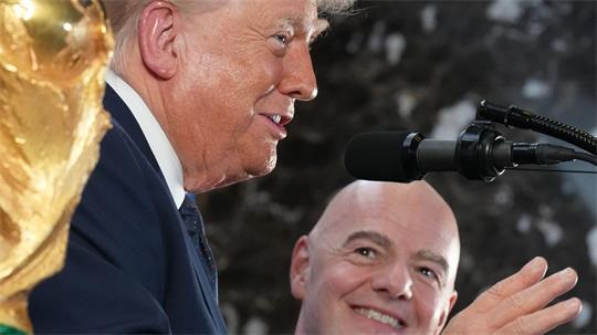 Voll des Lobes für die WM: US-Präsident Donald Trump (l.).