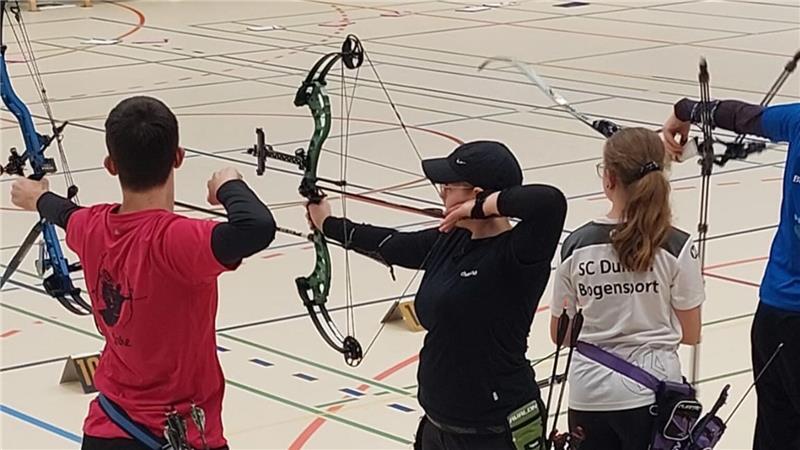 Wiepenkathens Bogenschützen dominieren bei der Landesmeisterschaft Volle Konzentration und eine ruhige Hand - die Bogenschützen in Aktion beim Wettkampf.