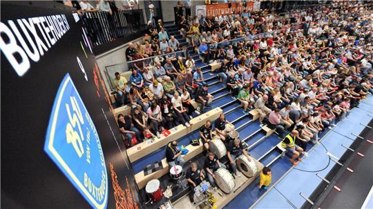 Volles Haus: 1500 Zuschauer kamen zur Bundesliga-Premiere in die neue Halle Nord.