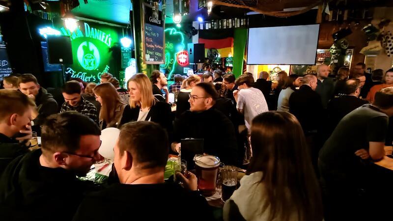 Volles Haus am letzten Abend im Fiddler's.