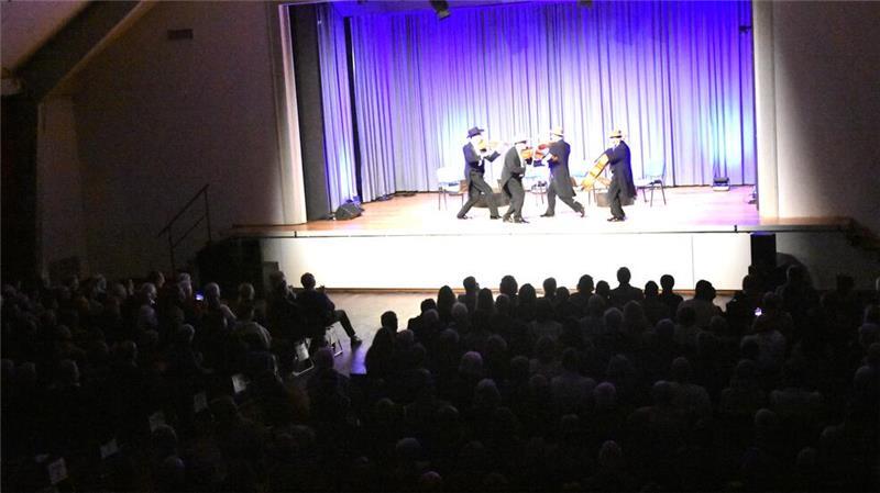 Volles Haus in der Festhalle.