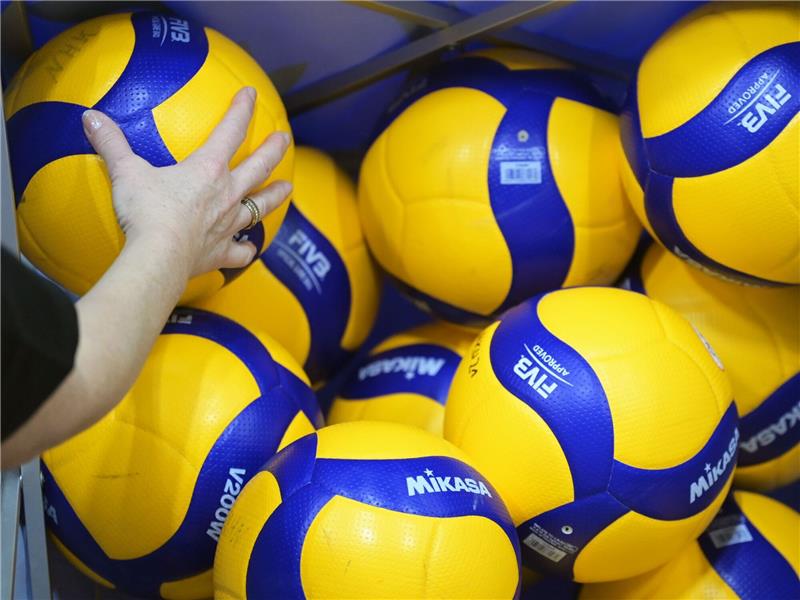 Altkloster kassiert dritte Niederlage in Folge Volleyball-Spielbälle liegen auf einem Haufen.