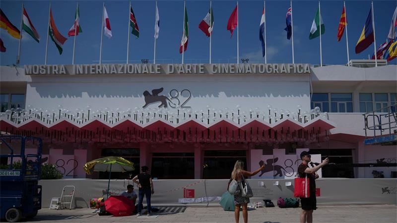 Vom 2. bis 12. September werden auf dem Lido neue Filme internationaler Regiegrößen gezeigt. (Archivbild)