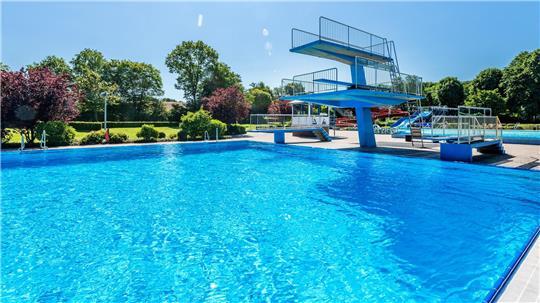 Vom 27. bis 28. Juni findet im Freibad Harsefeld das 24-Stunden-Schwimmen statt.