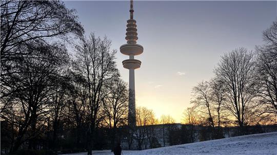 Vom Hamburger Heinrich-Hertz-Turm drohten Eisplatten herabzufallen. (Archivbild) 
