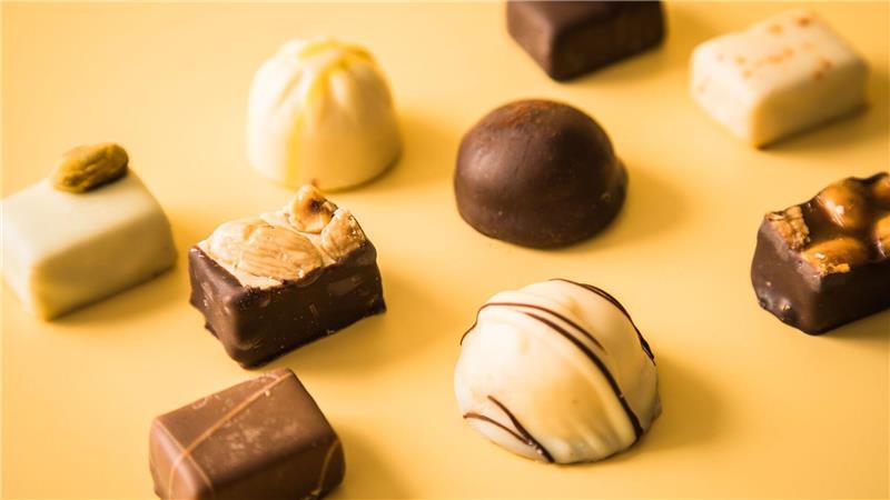 So haben Sie Schokolade noch nicht gegessen Vom Kakaobaum bis zur fertigen Praline.