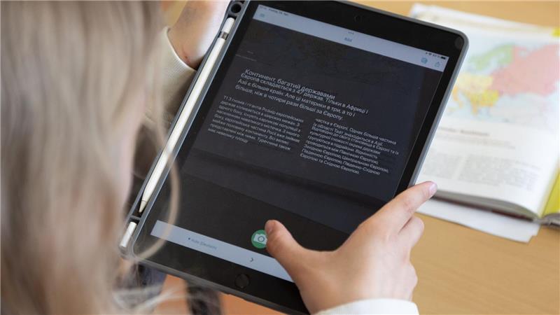 Vom kommenden Schuljahr an sollen alle Siebtklässlerinnen und Siebtklässler ein Tablet bekommen. (Archivbild)