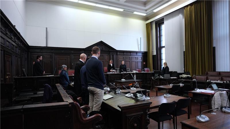 Vom schwersten Vorwurf, einen 60-Jährigen dauerhaft in Koma geschlagen zu haben, wurde der Angeklagte freigesprochen. (Archivbild) 