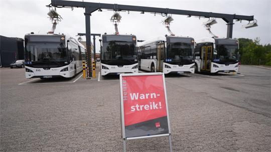 Vom zweitägigen Warnstreik betroffen sind die öffentlichen Busunternehmen in Kiel (KVG), Lübeck (Stadtverkehr Lübeck), Flensburg (Aktivbus) und Neumünster (SWN).