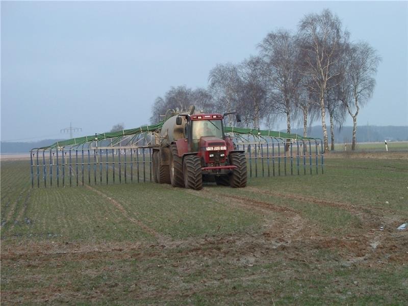 Von Anfang Februar an können Landwirte ihre Acker- und Grünlandflächen wieder mit Stickstoff düngen. Foto: Krebeck (LWK Niedersachsen)